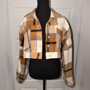 Cropped Plaid Jacket – Fall Essential ✨